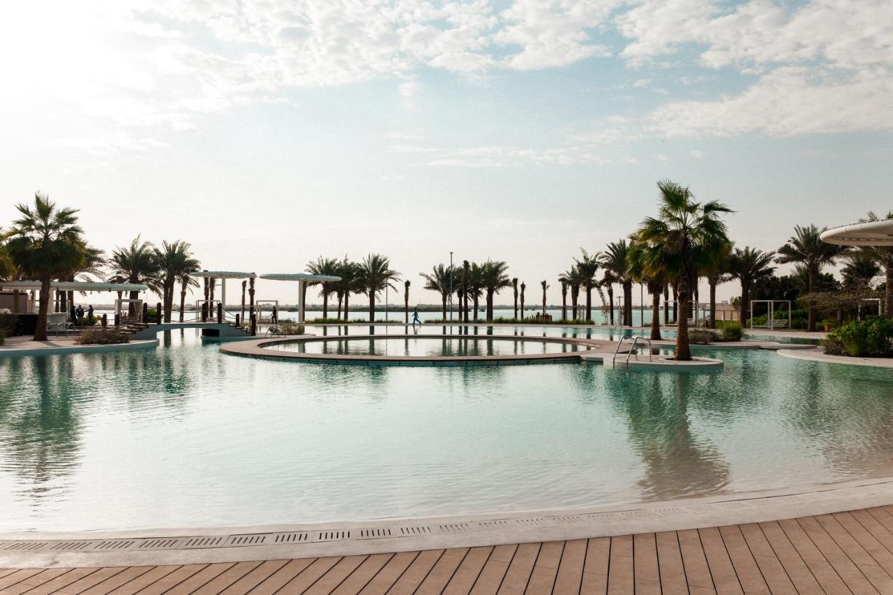 Erth Abu Dhabi Hotel Exterior foto