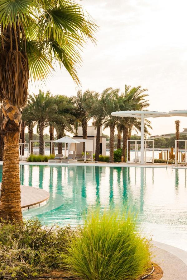 Erth Abu Dhabi Hotel Exterior foto
